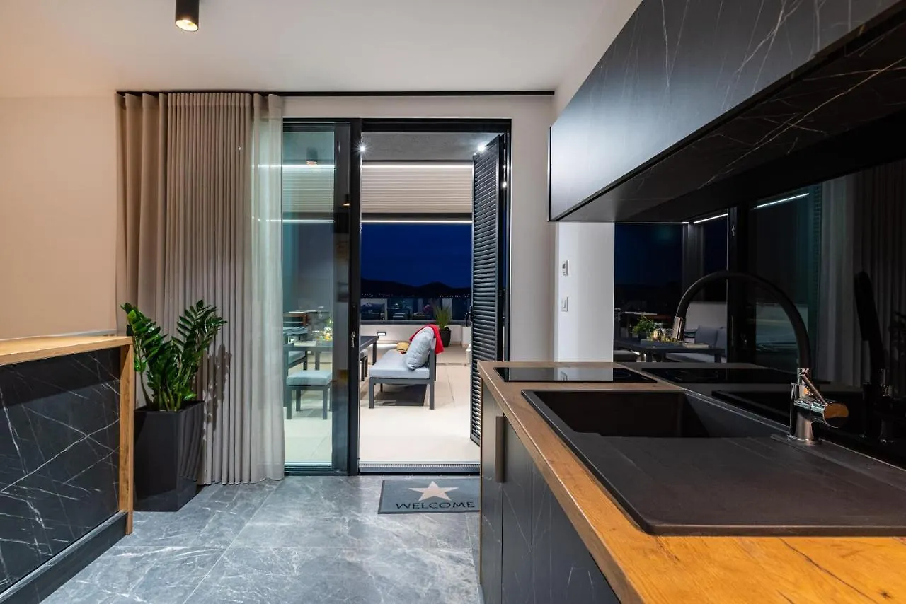 Penthouse Liv Apartment Sukosan
