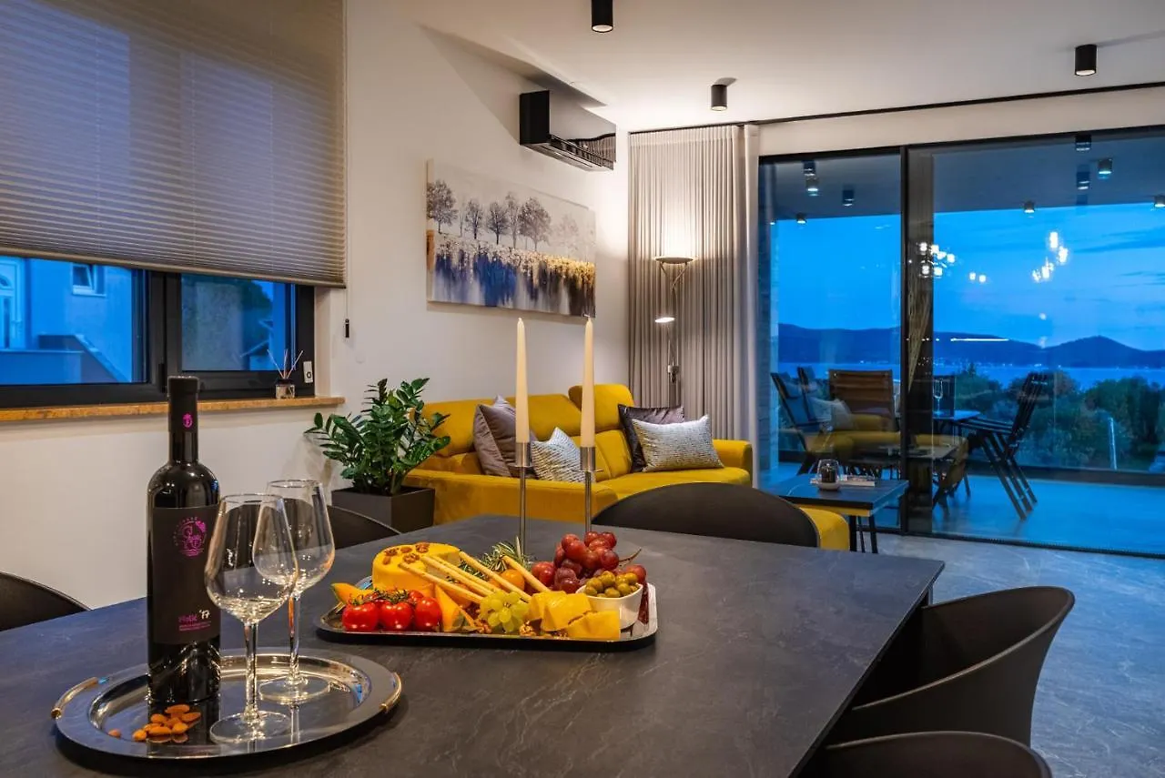 Penthouse Liv Apartment Sukosan