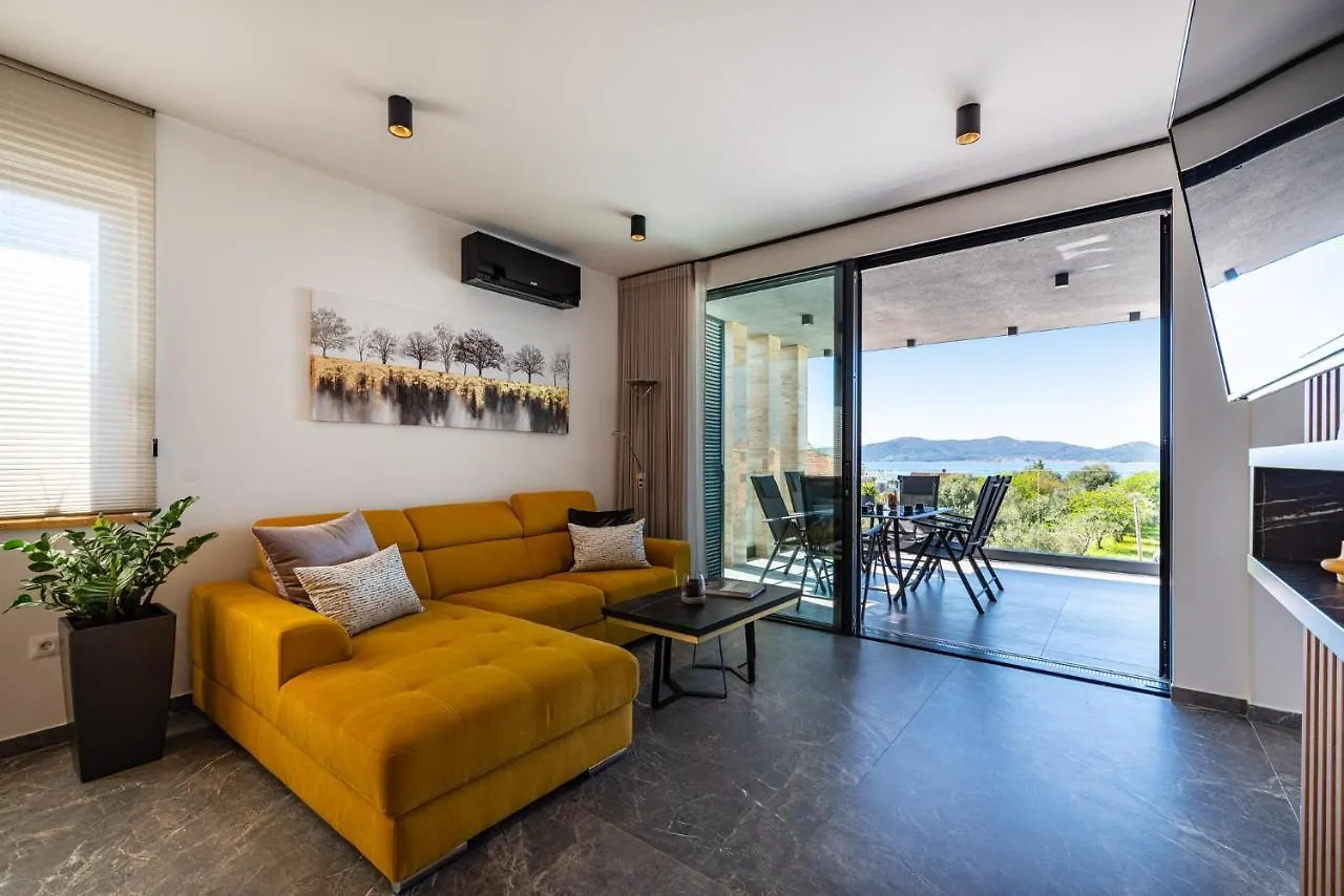 Penthouse Liv Apartment Sukosan