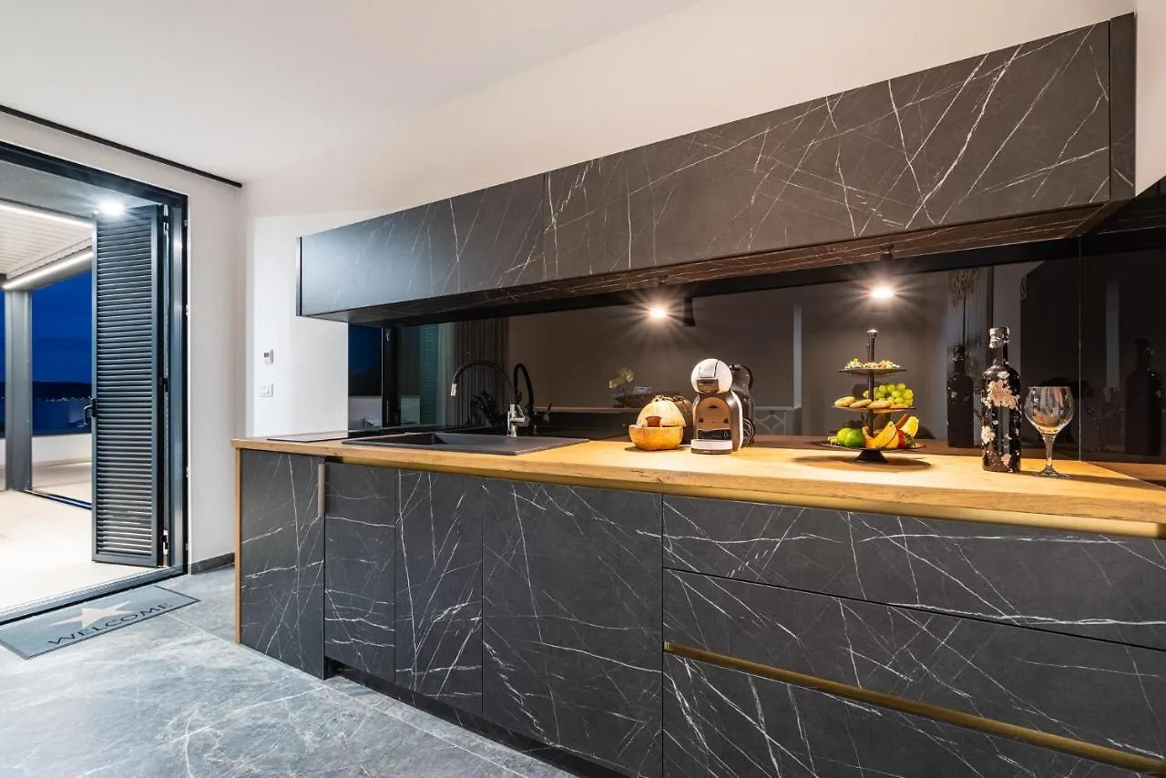 Penthouse Liv Apartment Sukosan 0*,