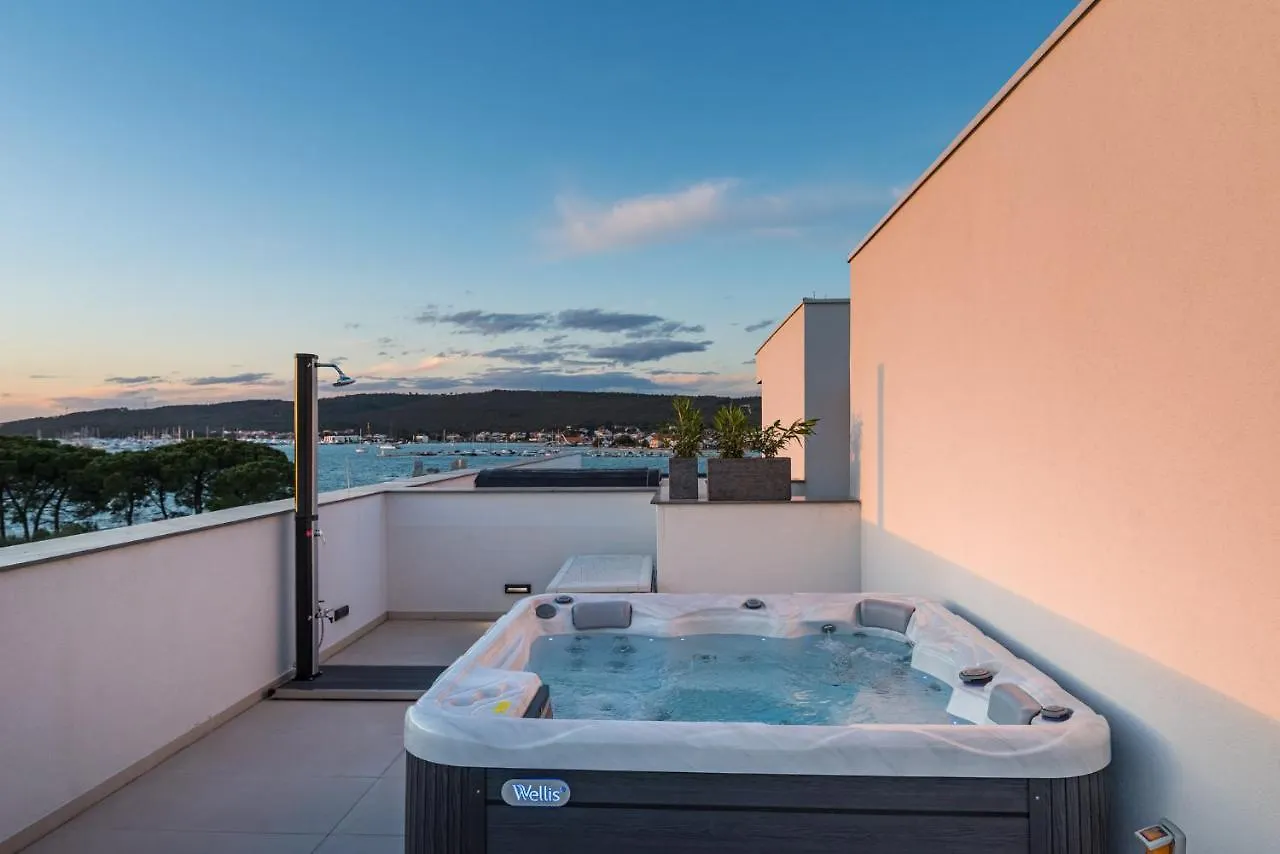 Penthouse Liv Apartment Sukosan